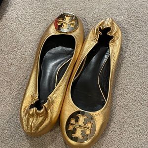 Tory Burch flat gold 7.5